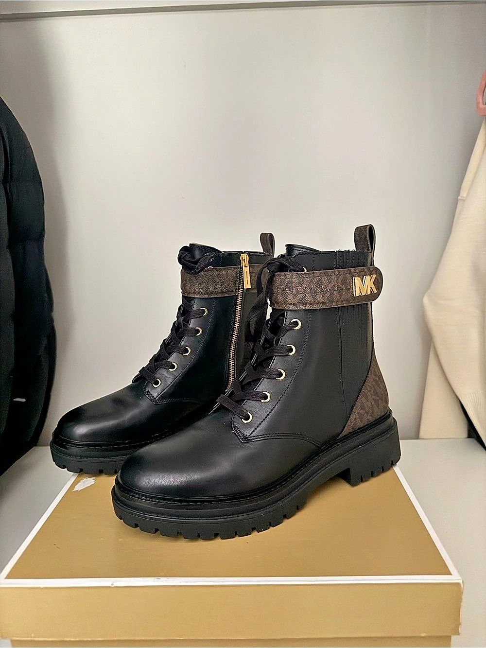 Michael Kors Stark Bootie Leather Combat Boots Black & Brown US 7.5 M Brand New,